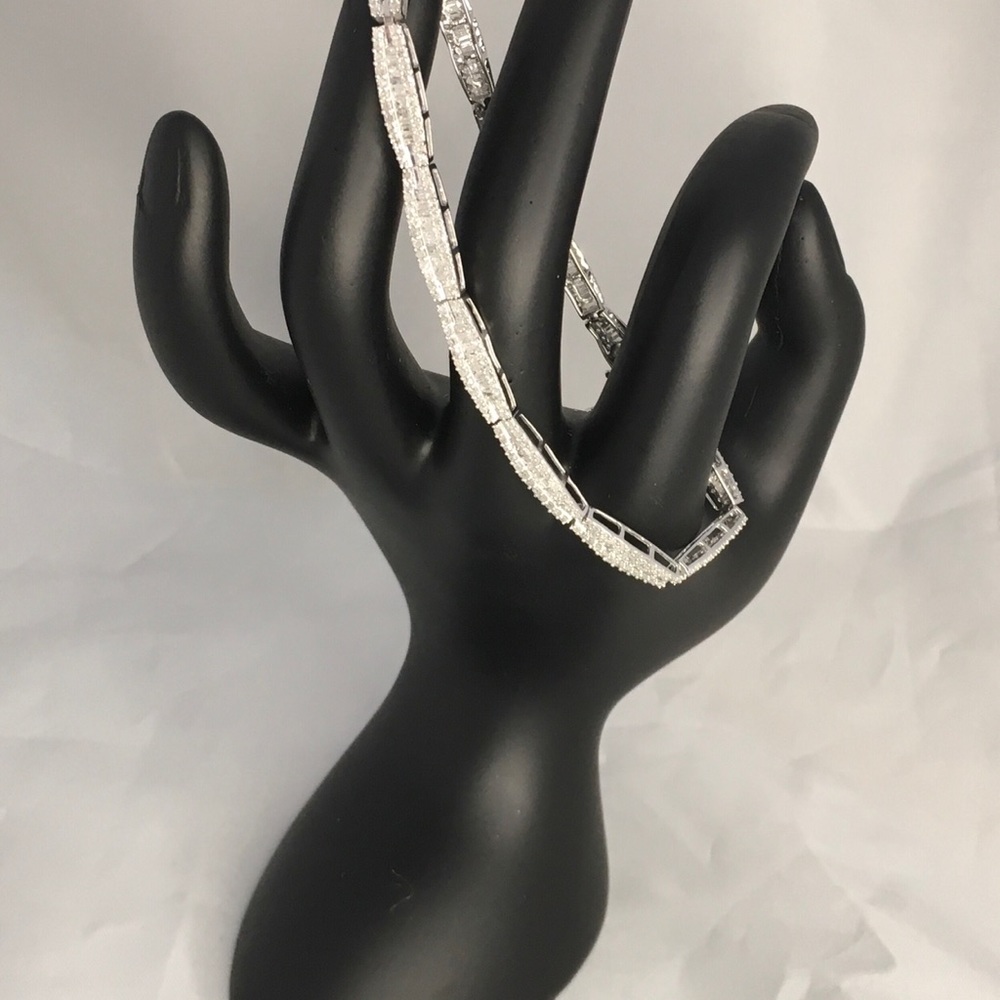 Baguette and round diamond bracelet